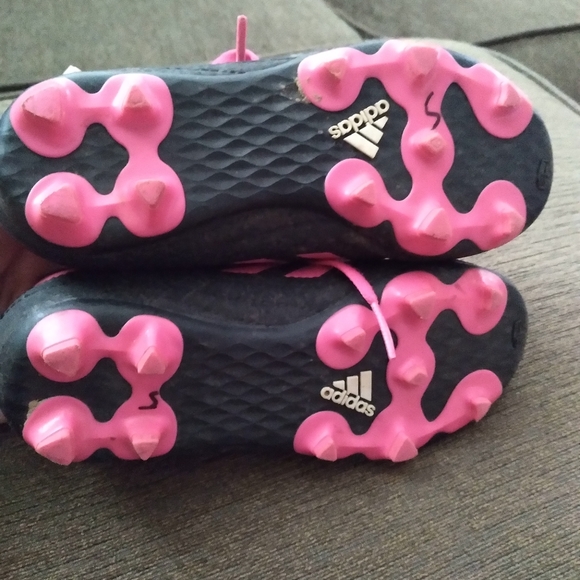Adidas girl cleats - Picture 5 of 5